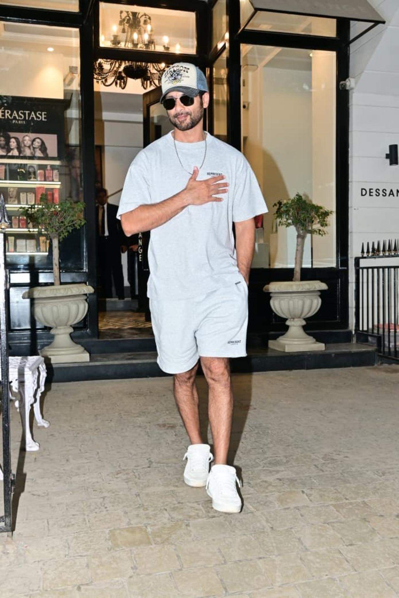 Cocktail 2 star Shahid Kapoor was seen exiting a salon in the city on Monday. Cocktail 2 star Shahid Kapoor was seen exiting a salon in the city on Monday.